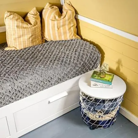 Det Lille Rode Huset Ved Floibanen Bergen