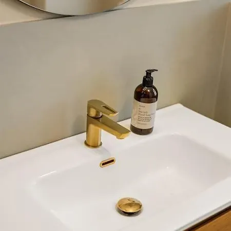 Det Lille Rode Huset Ved Floibanen Vila