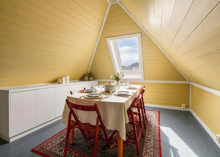 Det Lille Rode Huset Ved Floibanen