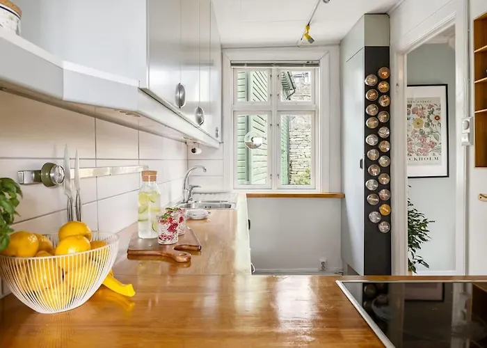 Det Lille Rode Huset Ved Floibanen * Bergen