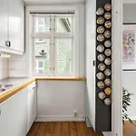 Det Lille Rode Huset Ved Floibanen