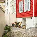 Willa Det Lille Rode Huset Ved Floibanen *