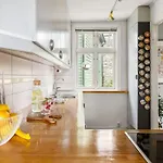 Det Lille Rode Huset Ved Floibanen * Bergen